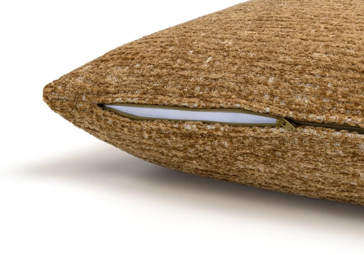 BeautiQ - Chic kussen 60x60cm in de kleur Okergeel - COCOmaison