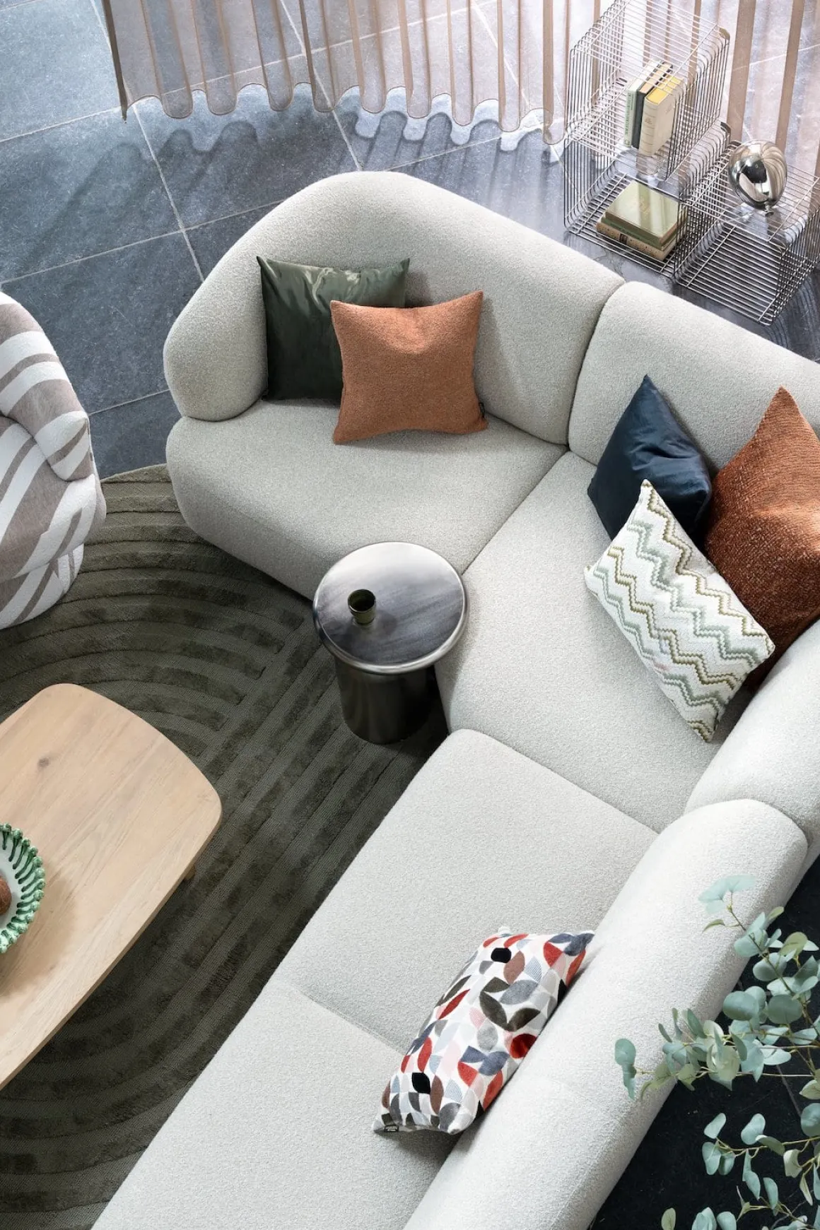 BeautiQ - Class kussen 45x45cm in de kleur Olijf - COCOmaison