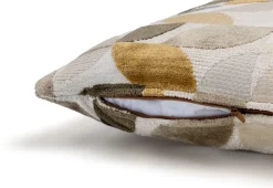 BeautiQ - Elite kussen 40x60cm in de kleur Crème - COCOmaison