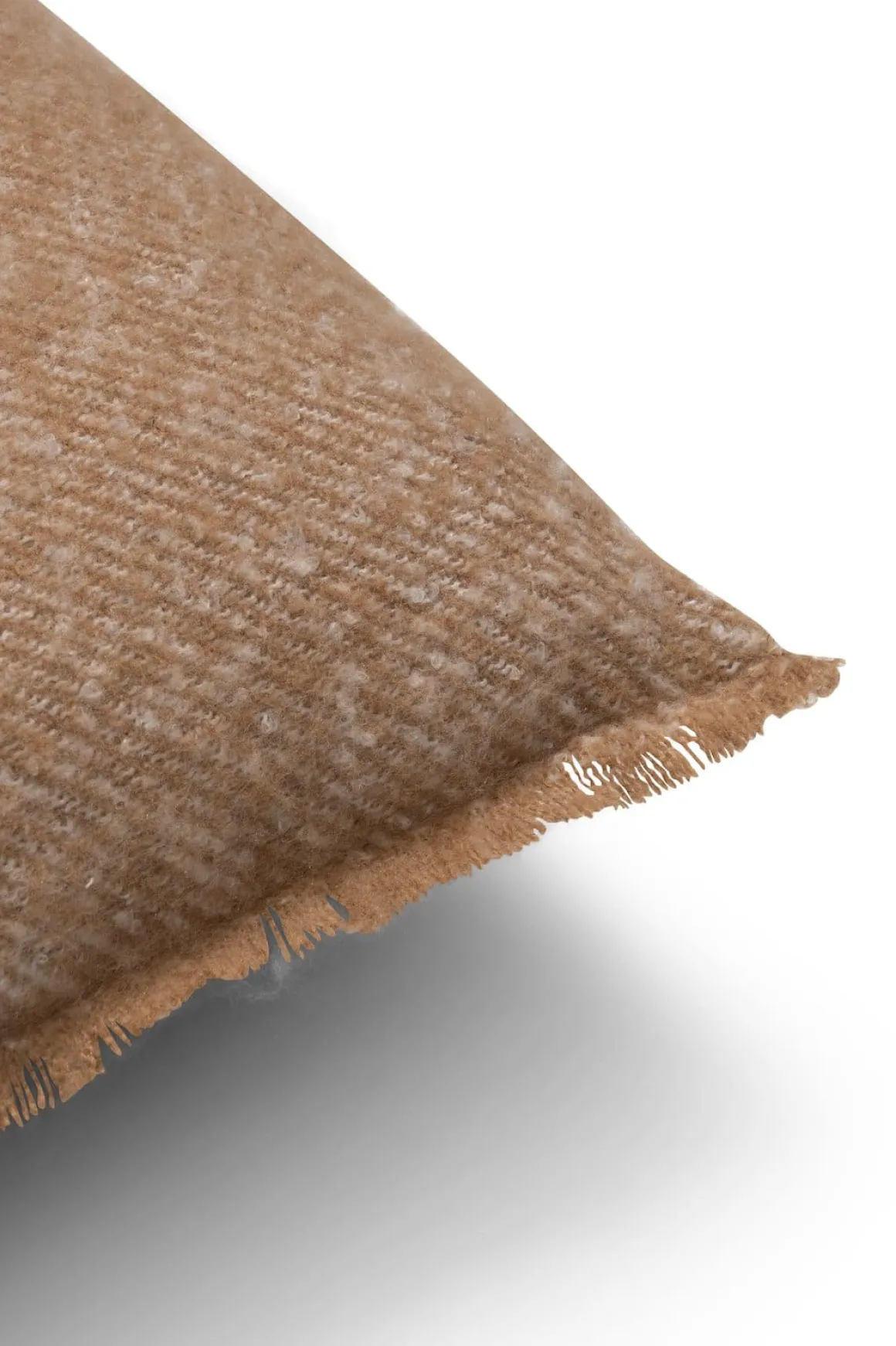 Camel kussen 47x47cm in kleur Okergeel shop je bij COCOmaison