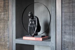 Circle Lady beeld H54cm in de kleur Zwart - COCOmaison