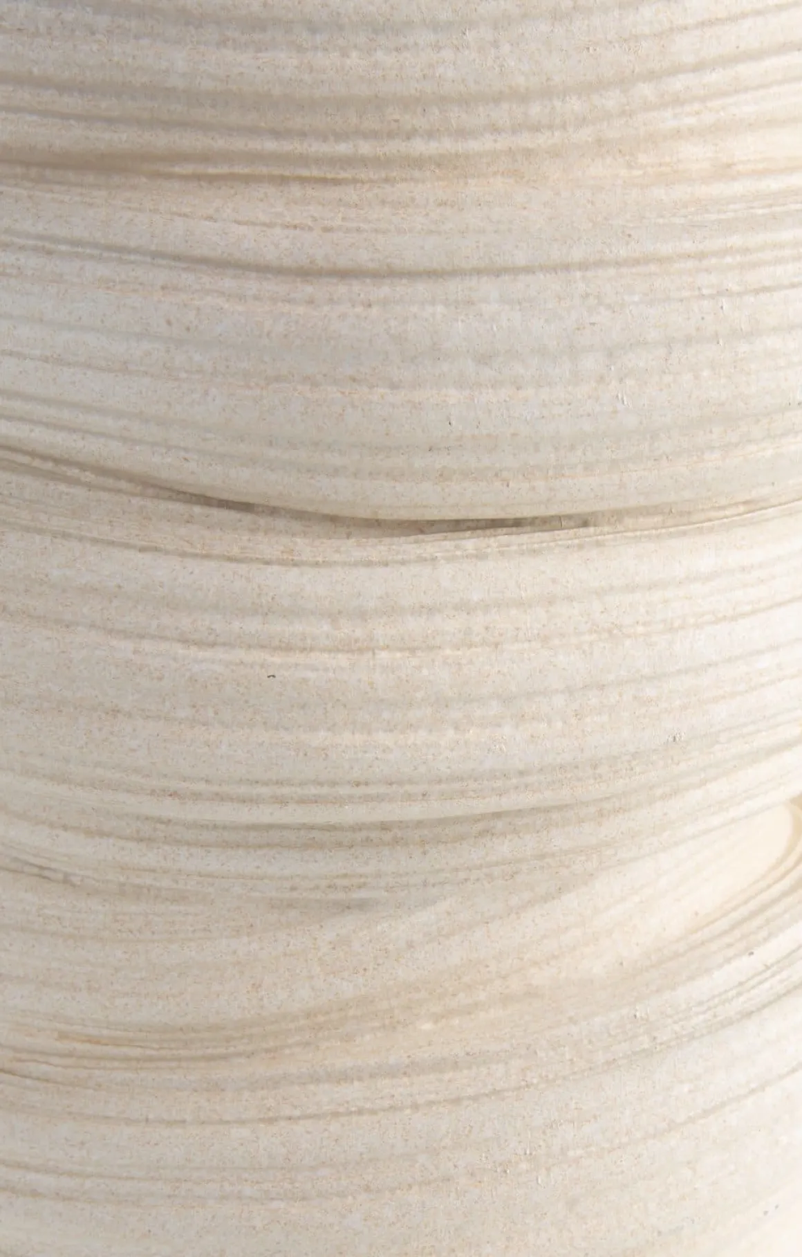 Juul vaas H32,6cm in de kleur Crème - COCOmaison