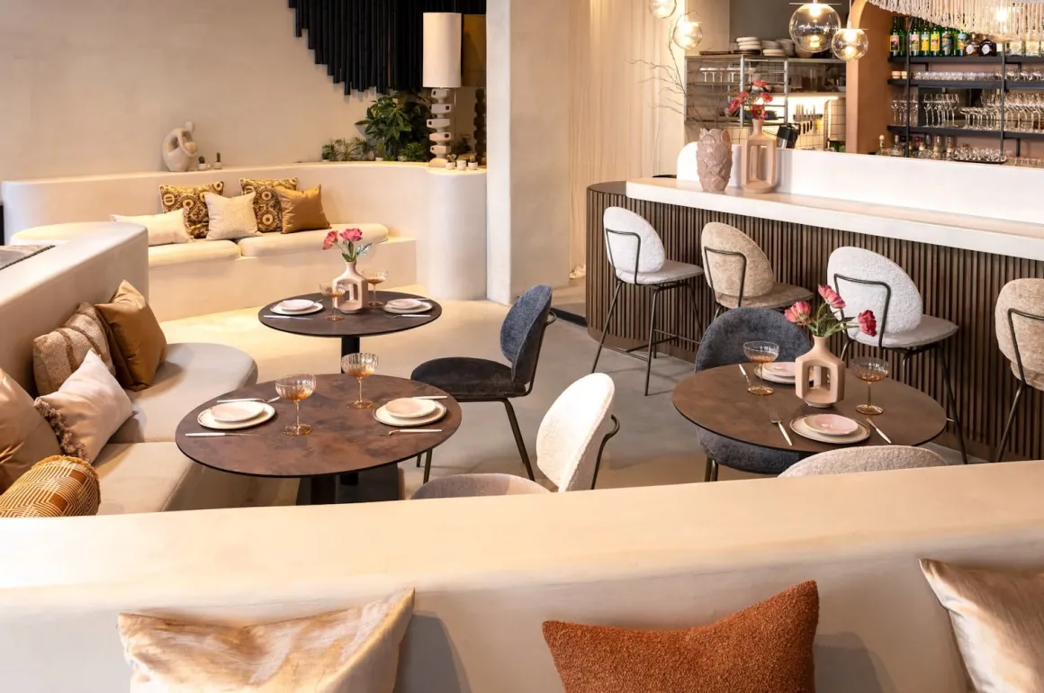 Kjel eetkamerstoel frame in de kleur Antraciet - COCOmaison