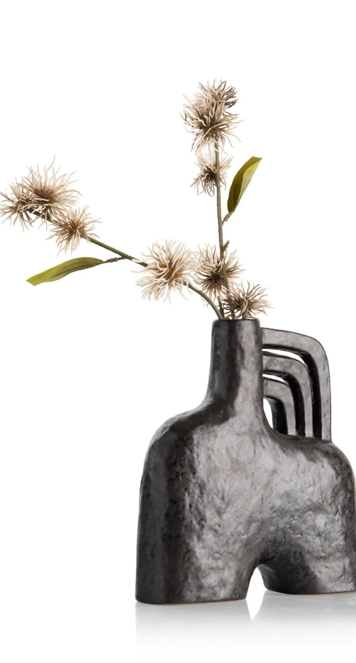 Lina vaas H21cm in de kleur Zwart - COCOmaison