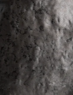 Lina vaas H21cm in de kleur Zwart - COCOmaison