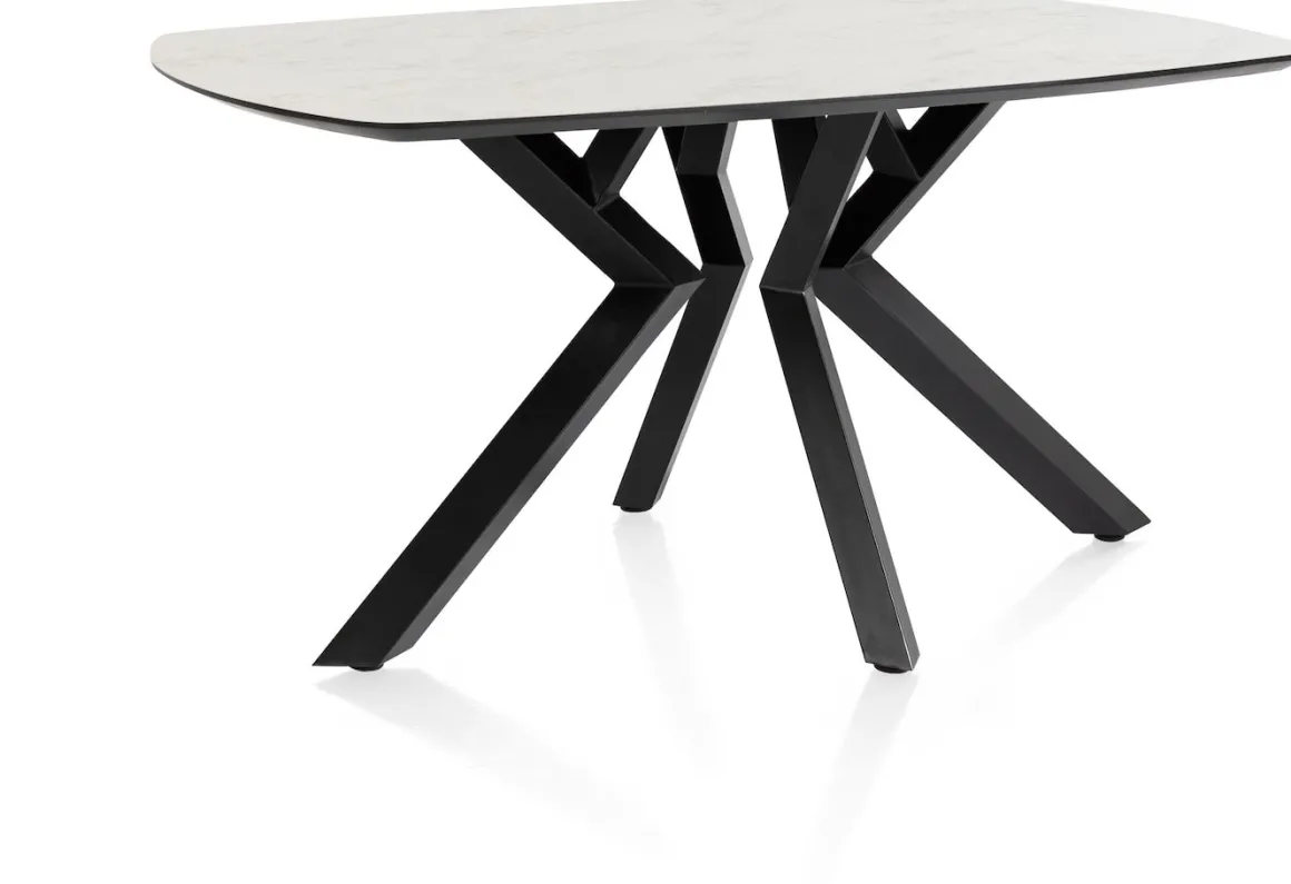 Masura ovale eettafel met zwarte metalen poot 150x105cm