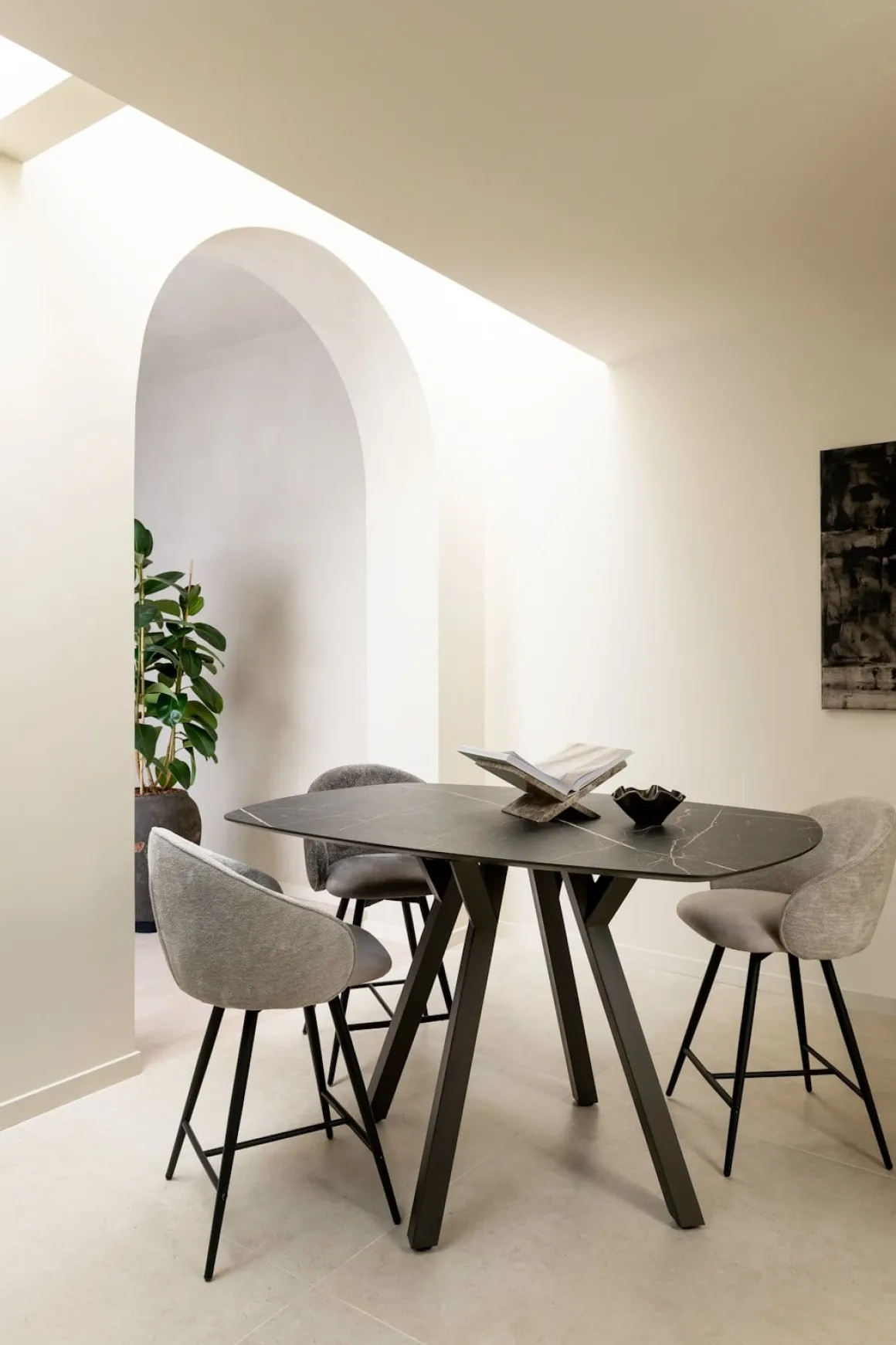 MINATO bartafel - ovaal - 150 x 105 cm (h: 92 cm) - marmerlook