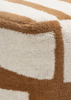 Olivia poef (H40cm) in de kleur Bruin - COCOmaison