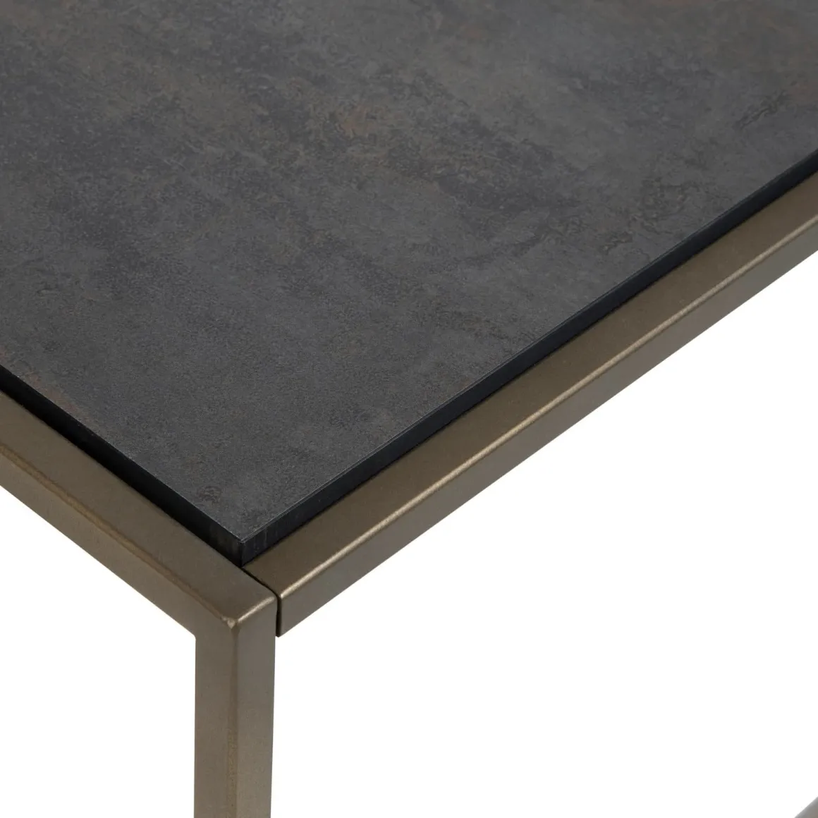 Stand Up salontafel in de kleur Goud - COCOmaison