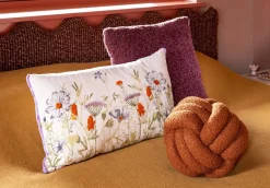 Teddy kussen 45x45cm in de kleur Rood - COCOmaison