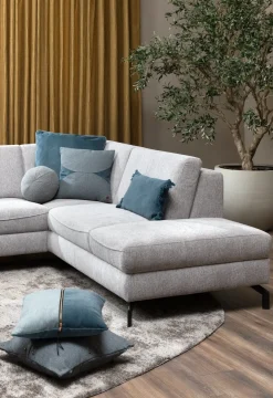 Timeless Aria kussen 45x45cm in de kleur Blauw - COCOmaison