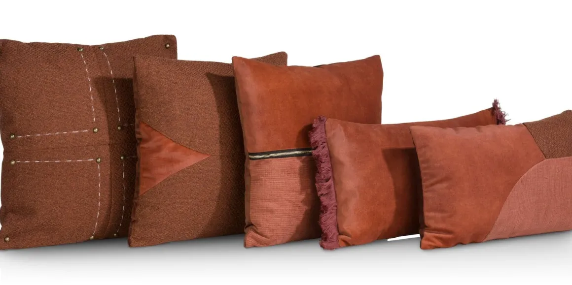 Timeless Aria kussen 45x45cm in de kleur Koper - COCOmaison