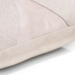 Timeless Aria kussen 45x45cm in de kleur Beige - COCOmaison