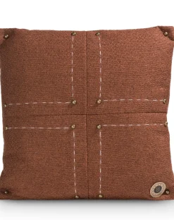 Timeless Avery kussen 50x50cm in de kleur Koper - COCOmaison