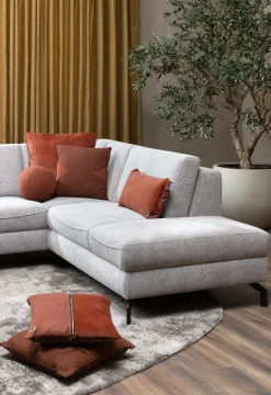 Timeless Avery kussen 50x50cm in de kleur Koper - COCOmaison