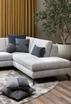 Timeless Avery kussen 50x50cm in de kleur Antraciet