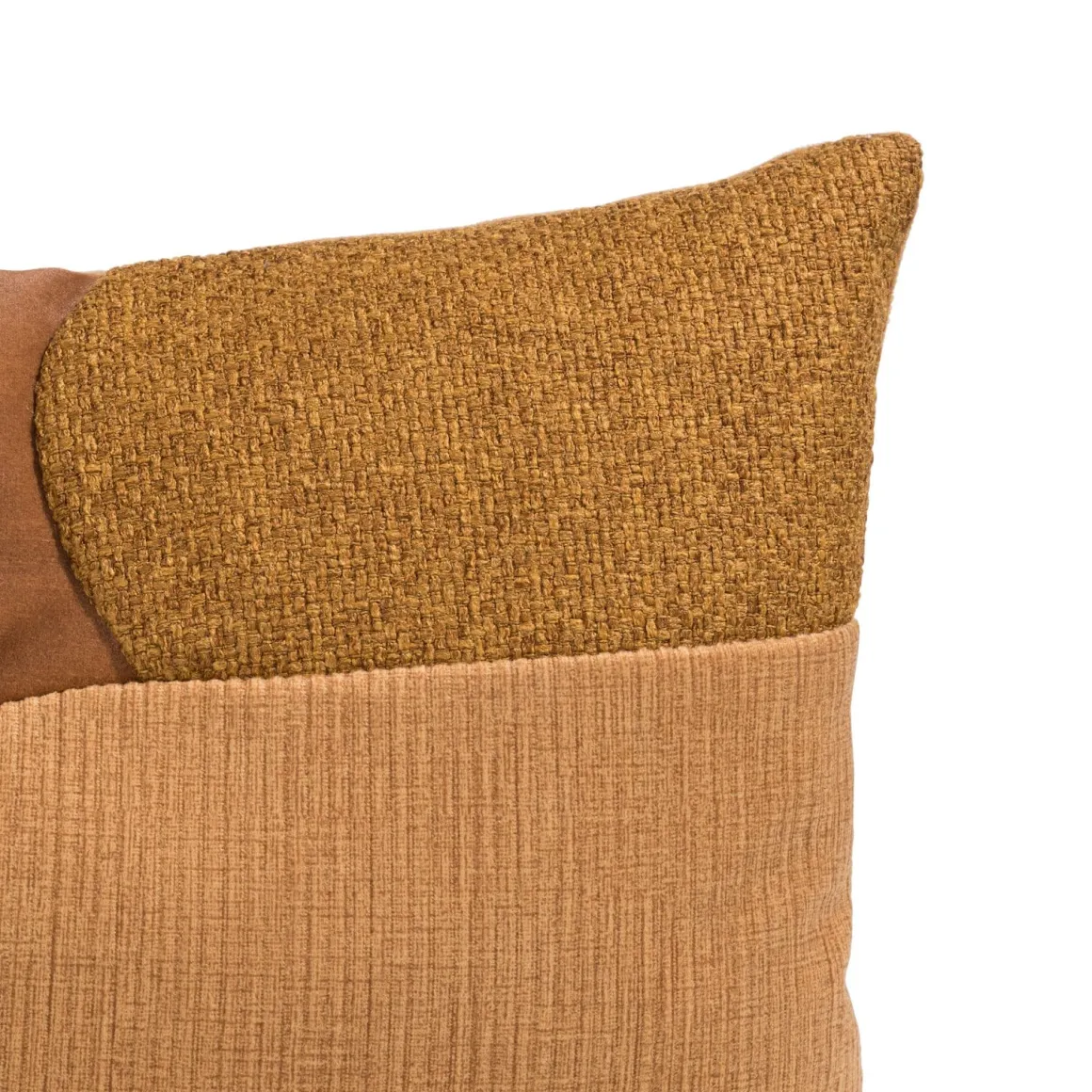 Timeless Scarlett kussen in de kleur Geel - COCOmaison