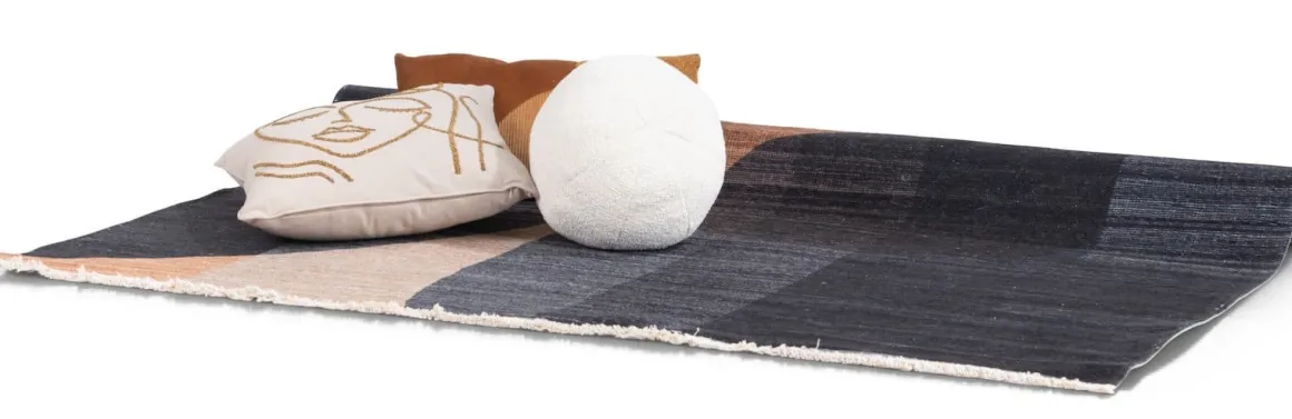 Timeless Scarlett kussen in de kleur Geel - COCOmaison