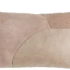 Timeless Scarlett kussen 30x50cm in de kleur Camel - COCOmaison