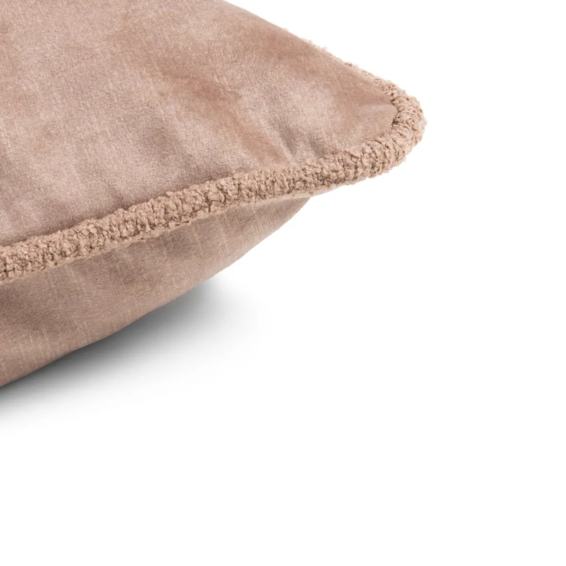 Timeless Sean kussen 60x60cm in de kleur Camel - COCOmaison