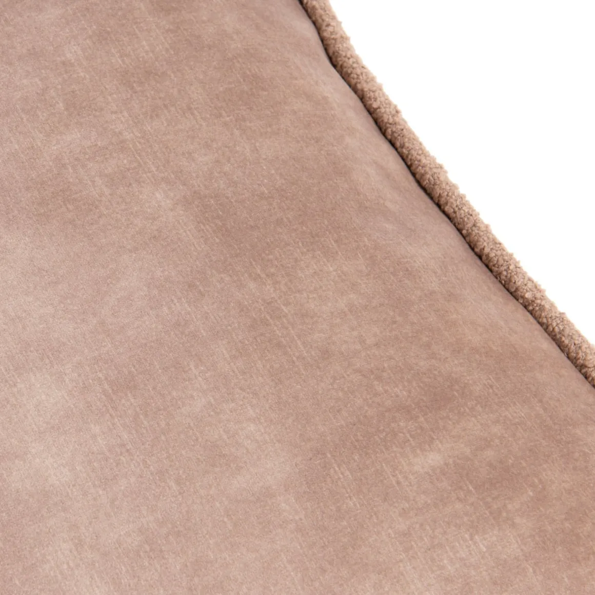 Timeless Sean kussen 60x60cm in de kleur Camel - COCOmaison