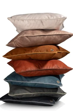 Timeless Sean kussen 60x60cm in de kleur Olijf - COCOmaison