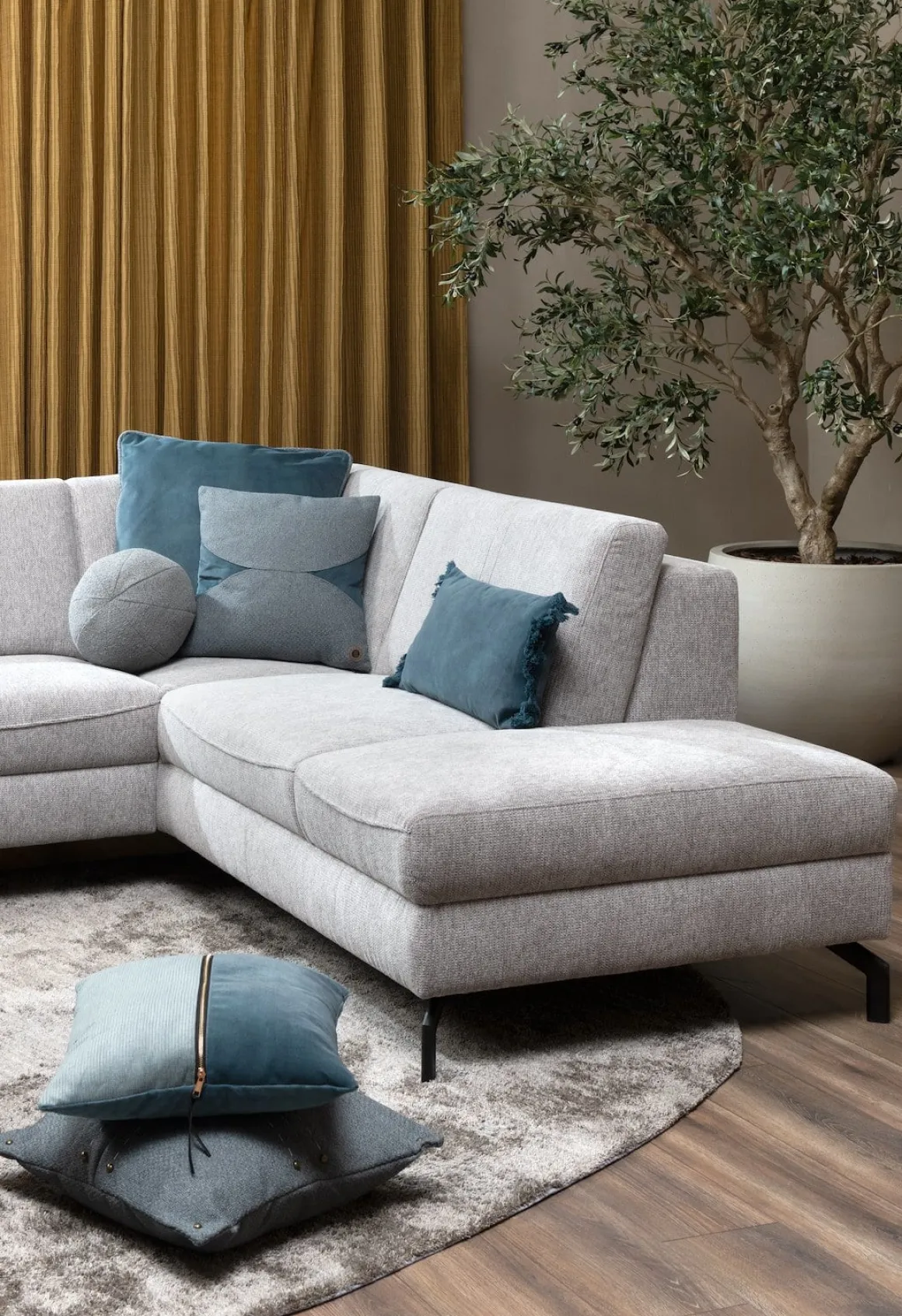 Timeless Sofia kussen 45x45cm in de kleur Blauw - COCOmaison