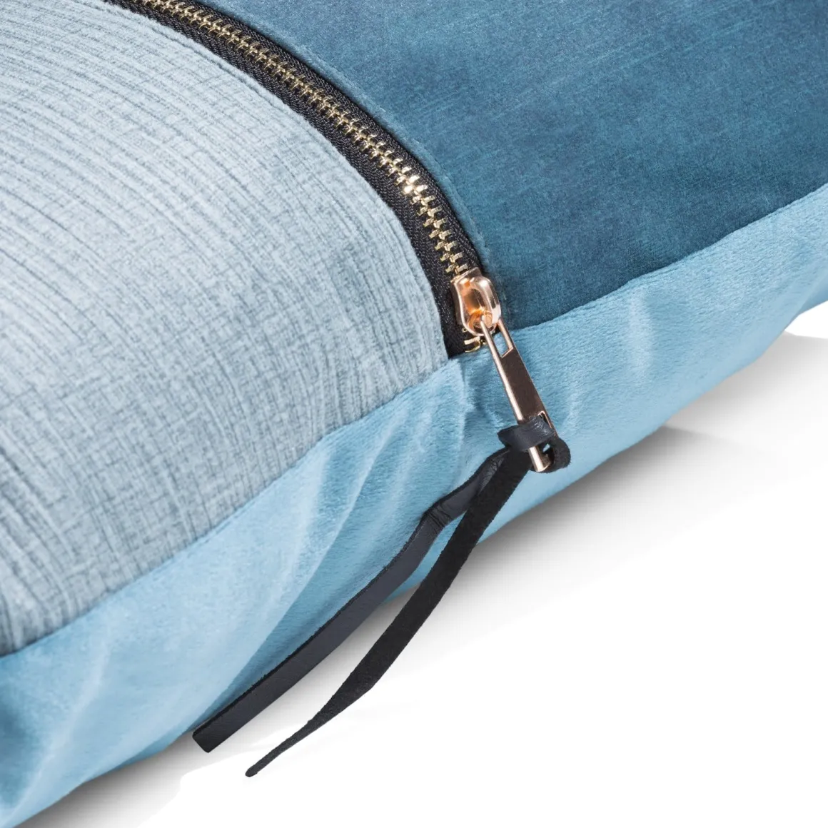 Timeless Sofia kussen 45x45cm in de kleur Blauw - COCOmaison